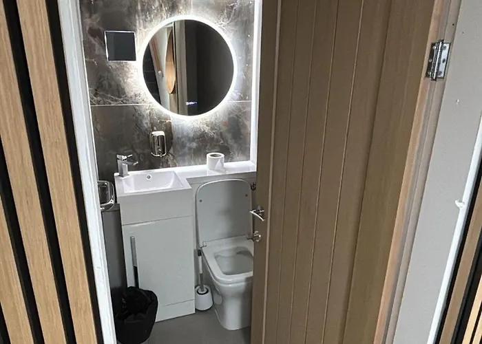 Guest house Hendham - Near Etihad Stadium, Coop Live Arena, National Cycling Centre & 24 Hour Asda Manchester