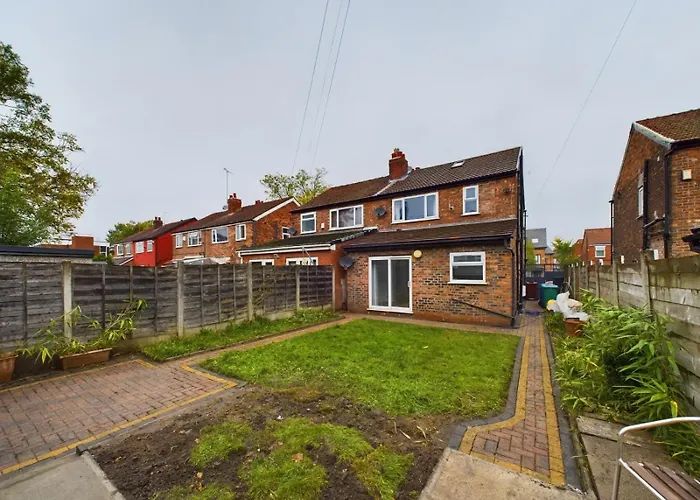 Newly Built 4-bed Semi-detached 2 Baths, Near *