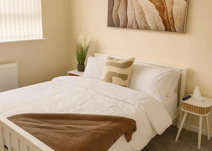 Spacious 3-bed House With Private Yard Tatil Evi Manchester