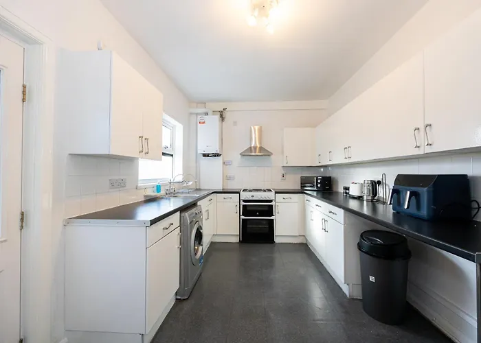 Steps From Old Trafford - Modern Tatil Evi