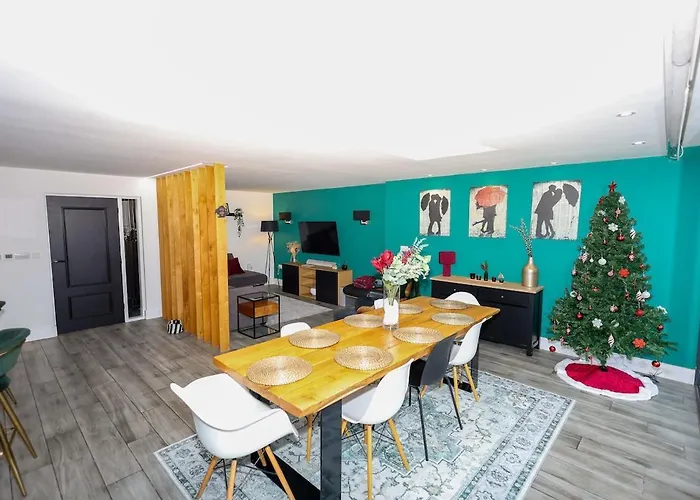 Stunning Family With Hot Tub In Worsley Сasa de vacaciones *