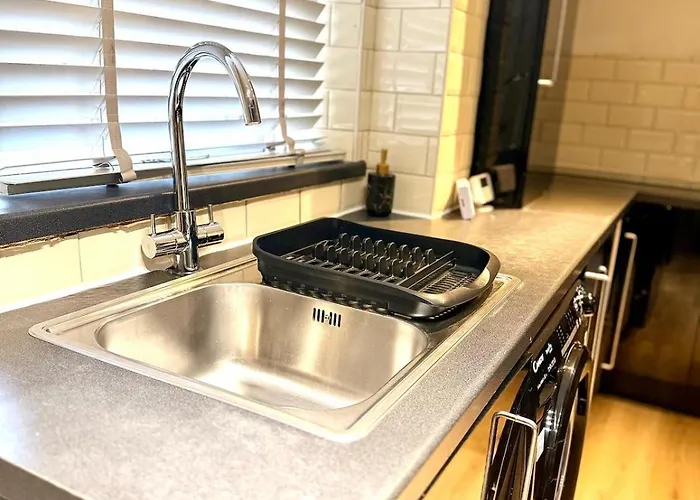 Modern And Comfy 3 Bed Near Etihad And Coop Live Arena Сasa de vacaciones *