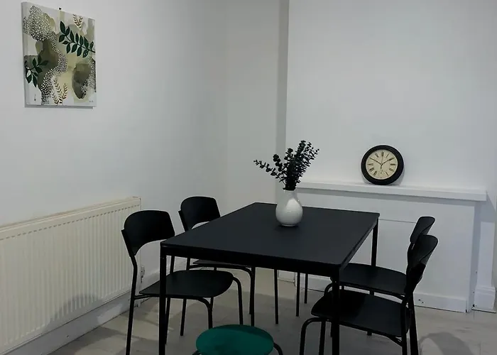 Modern 3-br On Edge Of Center With Free Parking *