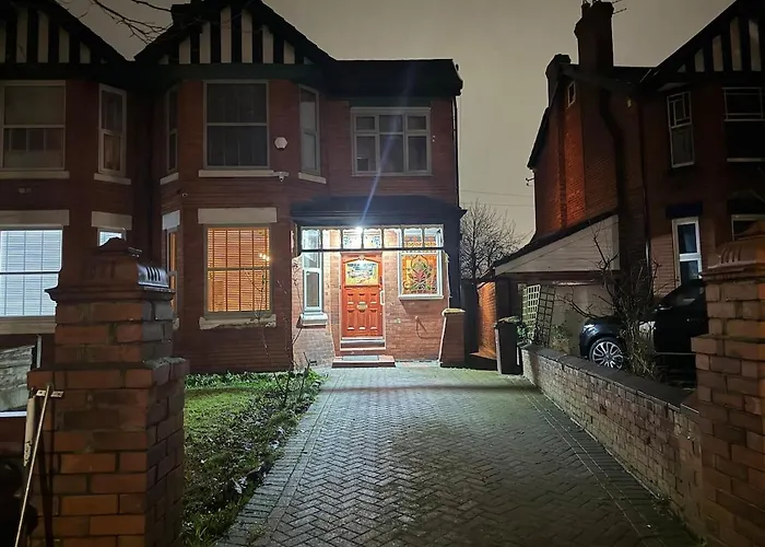 펜션 Large Luxury 4 Bedroom With Parking