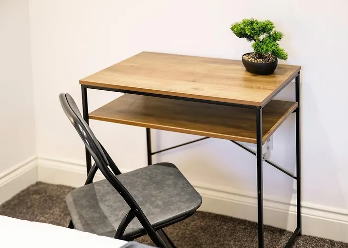 Contractors Pad Wi-fi Free Parking 20 - Off Monthly * Manchester