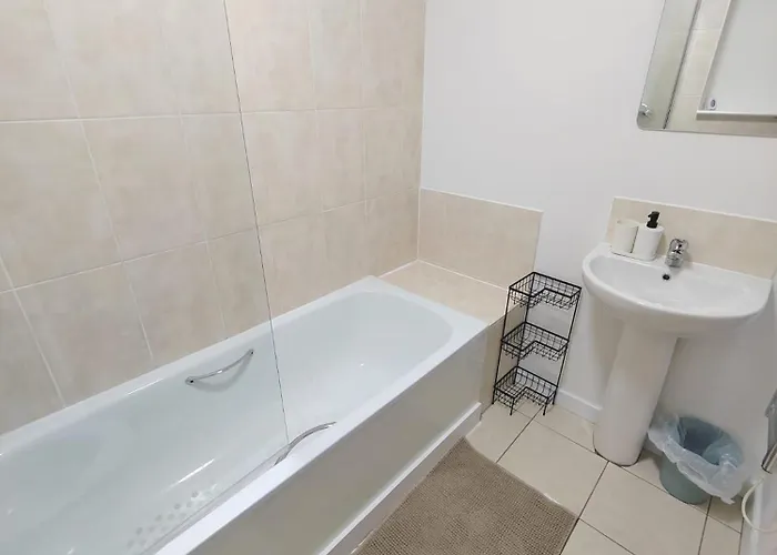 Fresh Private In Shared 2 Bed Flat Deltapoint ホームステイ *