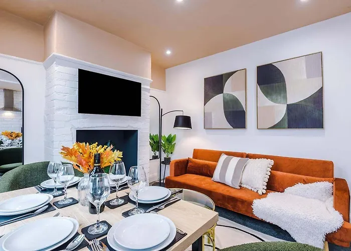 8min To Metrolink 20min To Etihad And Coop Live With Free Parking Tatil Evi *