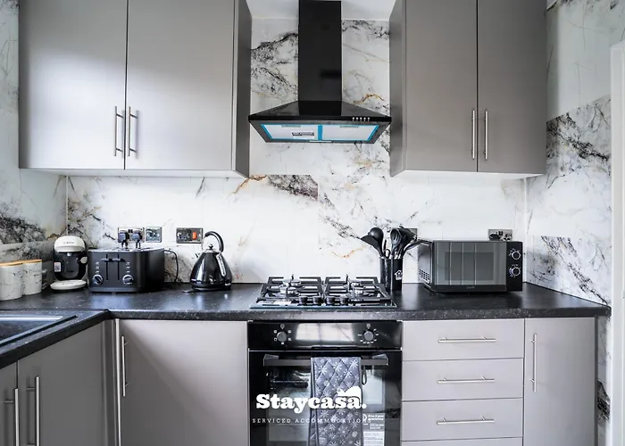 Spacious 4-bed Near Didsbury