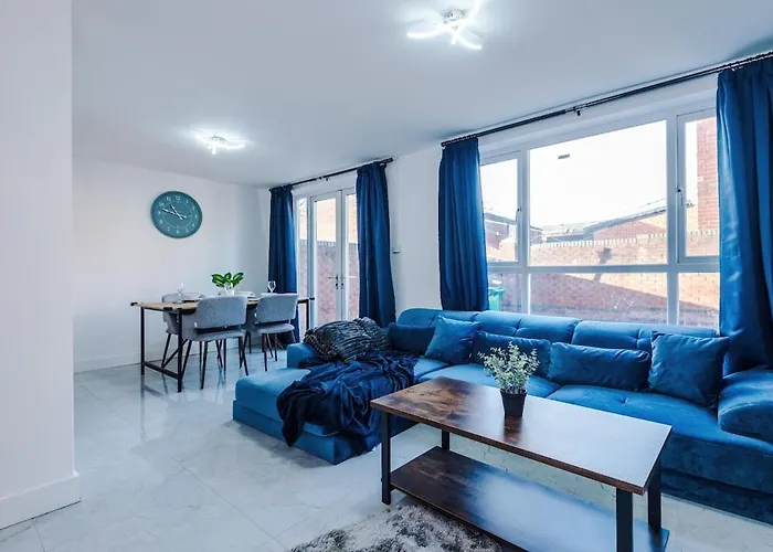 Pearl Reside - Sleeps 5, Free Parking & 5 Mins Centre Manchester