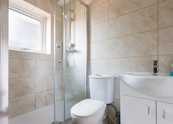 2 Bedroom Eith 3 Beds Sofa Bed Near Stadium *