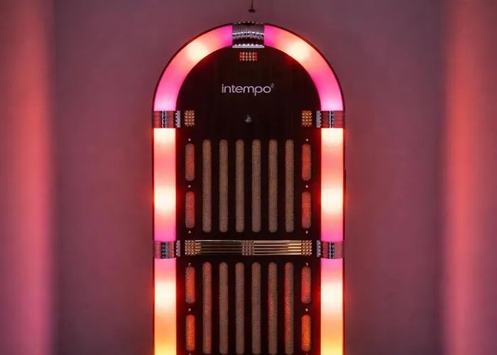 Game Zone, Trafford Centre Nearby, Sleeps 8