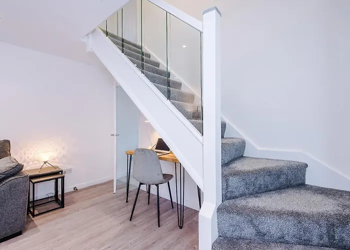 Сasa de vacaciones Stylish 2br House For 4 In With Parking