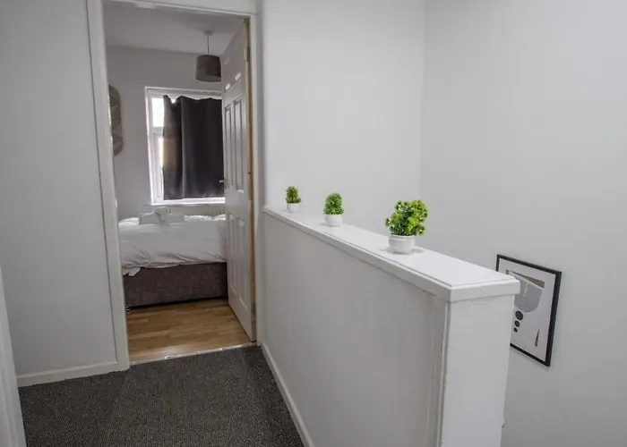 Modern 3br House - Quiet Clifton Area Holiday home Manchester