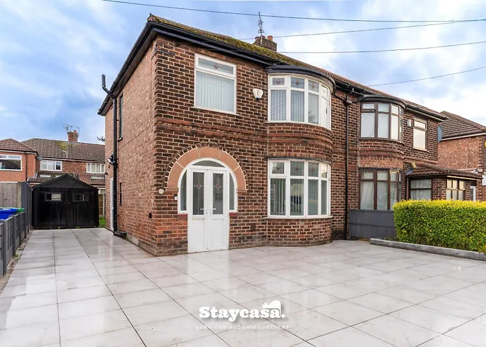 Spacious 4-bed Near Didsbury Манчестер