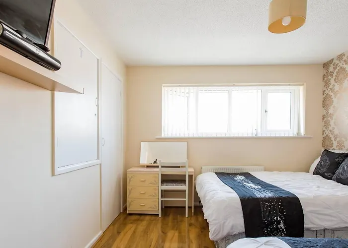 2 Bedroom Eith 3 Beds Sofa Bed Near Stadium Holiday home *