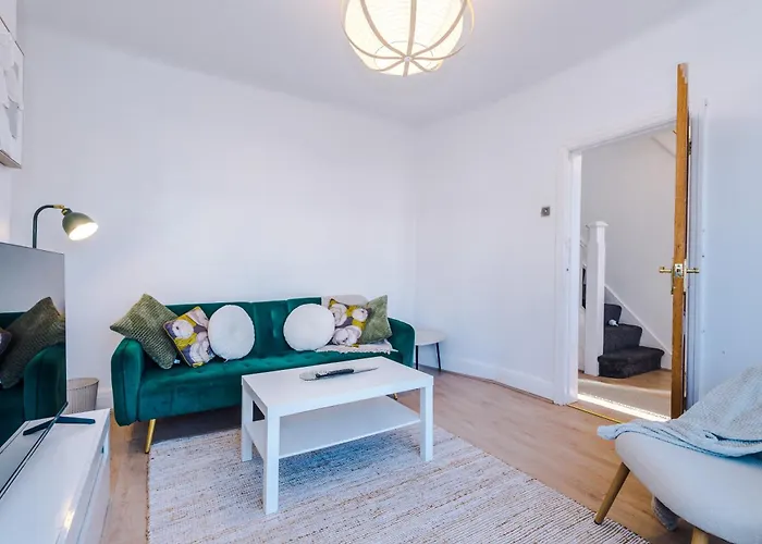 Holiday home Free Park Stunning 3bedroom In Manchester