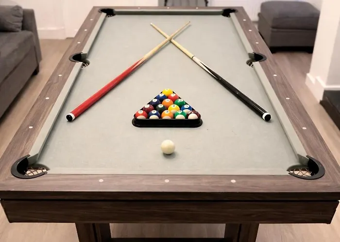 Game Zone, Trafford Centre Nearby, Sleeps 8