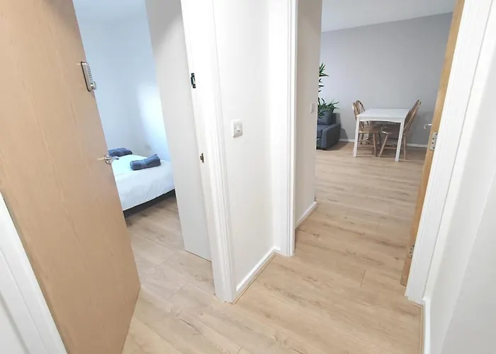 New Private In Shared 2 Bed Flat Camp St * Manchester