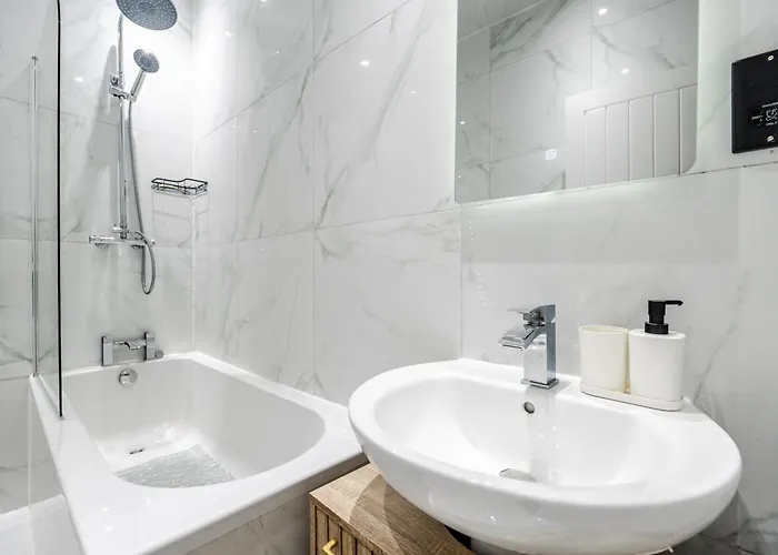 펜션 Exotic 4bd, Etihad, Coop Arena - Tv In And Outdoor Dining