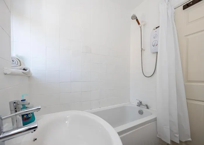 3-bed Didsbury M20 Parking Long Holiday home Manchester