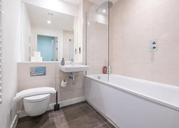 Stylish Townhouse By Arndale & Ao Arena, Free Parking * Manchester