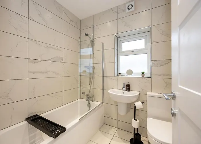 Spacious 4br Perfect For Groups & Contractors