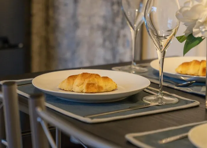 Luxury Group - - Sleeps 9 * Manchester