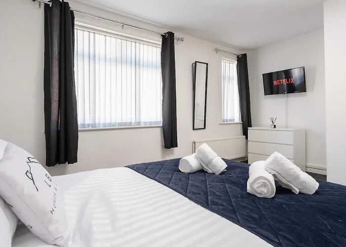 Stunning 2br House In Near Etihad And Coop Arena * Manchester