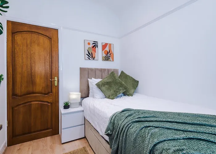 Free Park Stunning 3bedroom In * Manchester