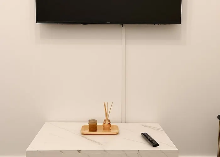 Game Zone, Trafford Centre Nearby, Sleeps 8 *