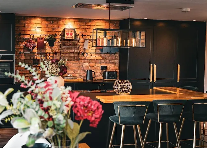 펜션 Stunning Family With Hot Tub In Worsley 맨체스터