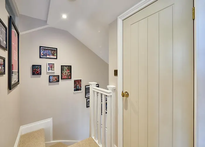Stylish 4 Bed In Old Trafford Next To Mufc * 맨체스터