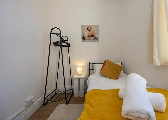 Steps From Old Trafford - Modern Tatil Evi Manchester