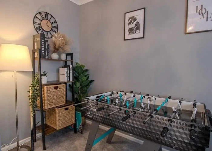 Modern 3br House - Quiet Clifton Area