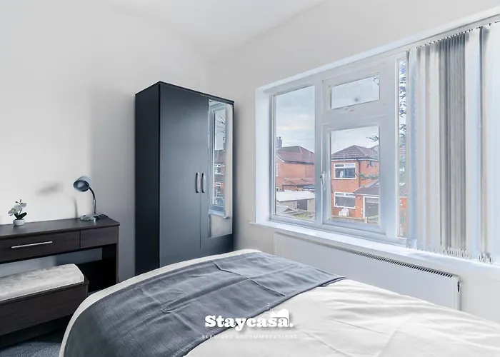 Spacious 4-bed Near Didsbury Дом отдыха Манчестер