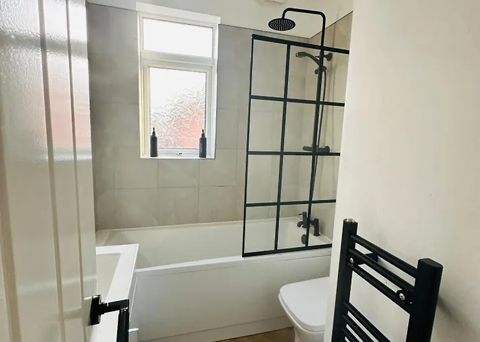 Ferienhaus Getaway Bright & Spacious With Parking *