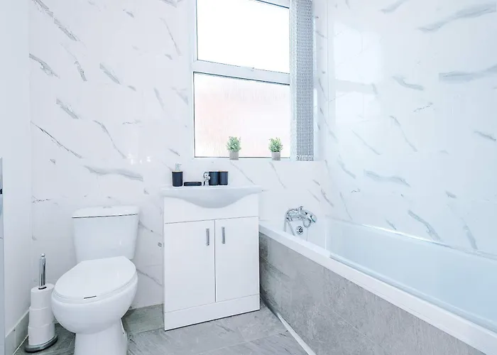 Ferienhaus 3 Bedroom Town House - Etihad Stadium - Free Parking