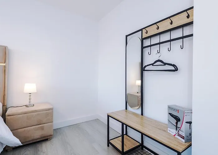 Pearl Reside - Sleeps 5, Free Parking & 5 Mins Centre