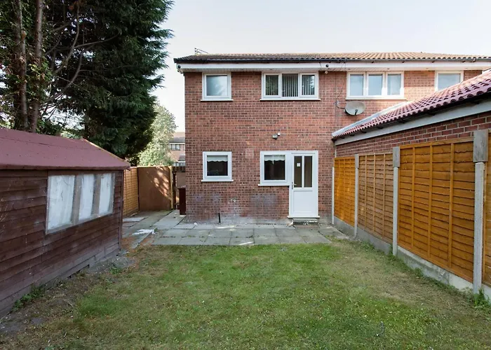 Holiday home 2 Bedroom Eith 3 Beds Sofa Bed Near Stadium *