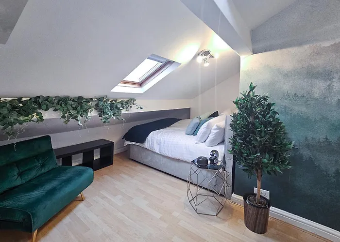 Tatil Evi Massive And Stylish 5 Bed House - Sleeps 13 - Free Parking