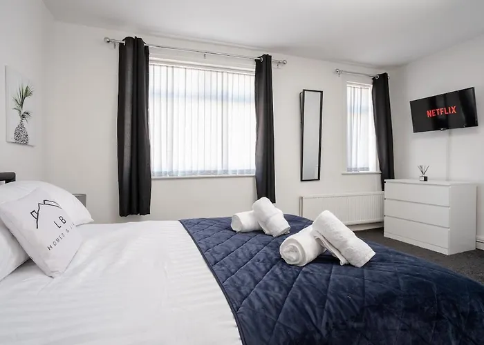 Tatil Evi Stunning 2br House In Near Etihad And Coop Arena *