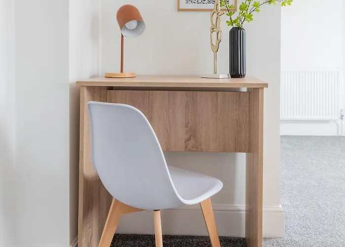 Comfort & Style In Salford - Sleeps 8 Ferienhaus