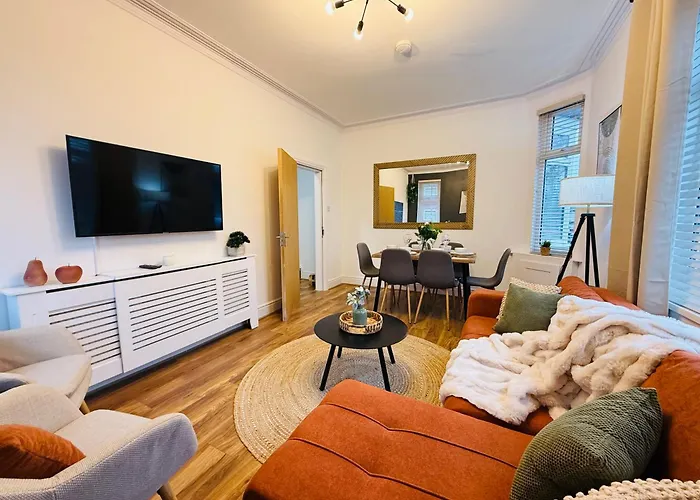 펜션 3br House Near Old Trafford With Games Sleeps 8 맨체스터