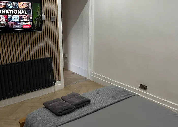 בית הארחה Hendham - Near Etihad Stadium, Coop Live Arena, National Cycling Centre & 24 Hour Asda