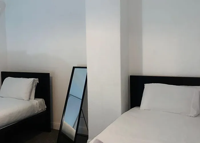 Ferienhaus Modern 3-br On Edge Of Center With Free Parking *