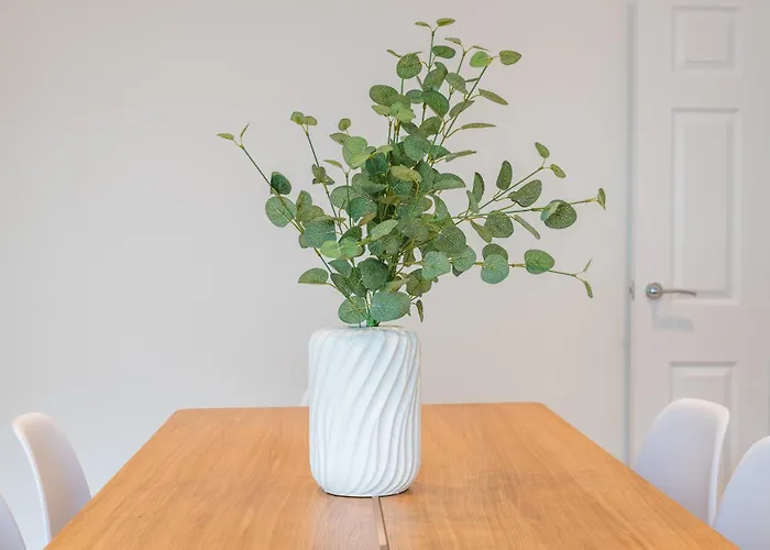 Comfort & Style In Salford - Sleeps 8 * Manchester