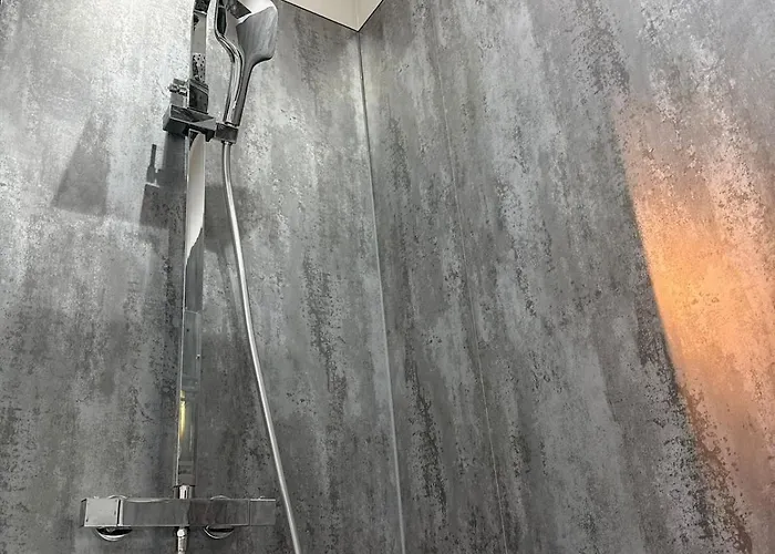 펜션 Large Luxury 4 Bedroom With Parking *