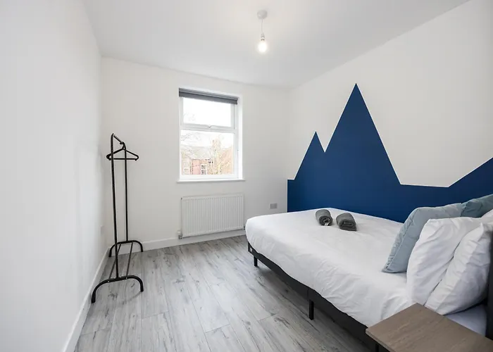 Spacious 4br Perfect For Groups & Contractors بيت للعطل *