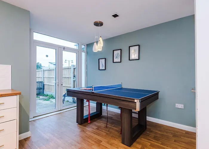 Spacious Escape On - Parking - Garden Manchester