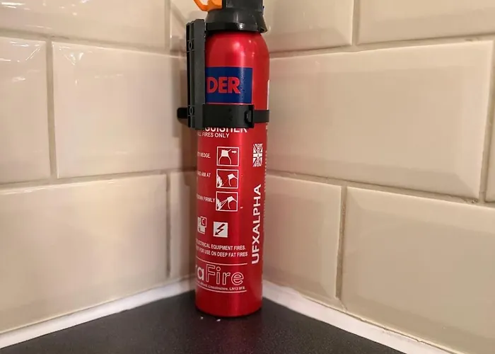 Tatil Evi Modern And Comfy 3 Bed Near Etihad, Coop Live Arena And Centre *